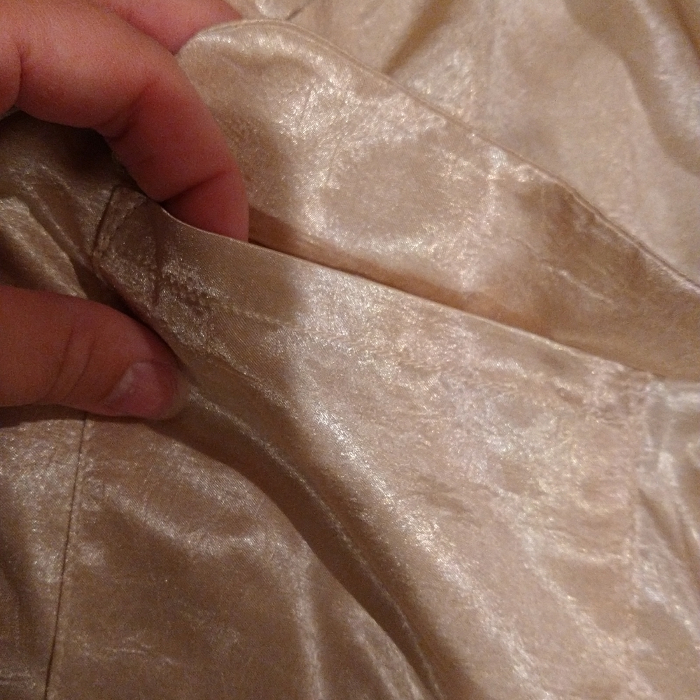 Le Lis Collection Slinky Button Down Blouse - Picture 2 of 7